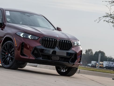 New 2026 BMW X6 xDrive40i w/ Climate Comfort Package image 5
