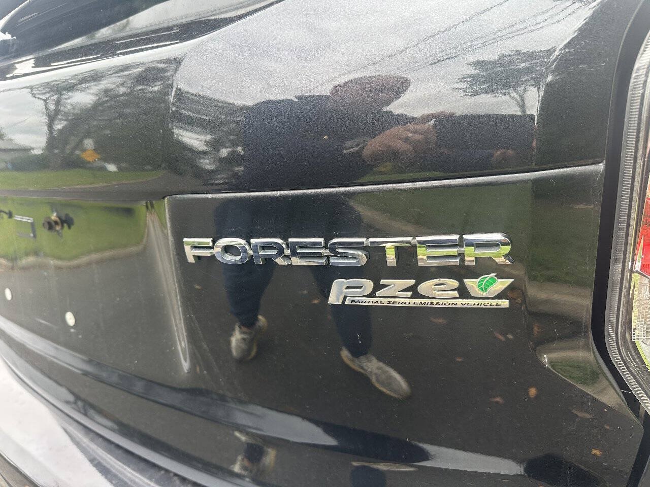 Used 2017 Subaru Forester 2.5i Premium w/ All-Weather Package AWD/4WD image 9