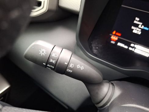 Used 2025 Toyota Tundra Limited image 24