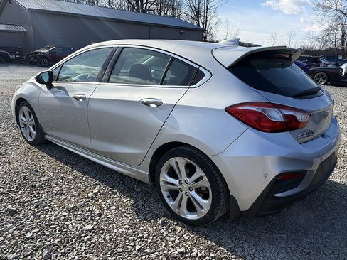 Used 2017 Chevrolet Cruze Premier image 4