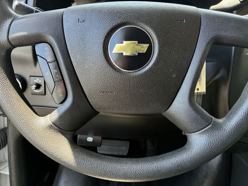 Used 2025 Chevrolet Express 3500 w/ Power Convenience Package RWD image 29