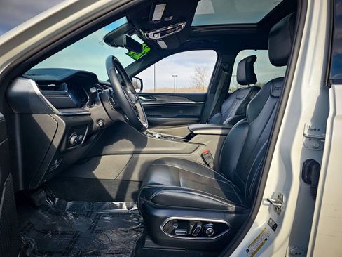 Certified 2024 Jeep Grand Cherokee L Overland w/ Advanced Protech Group III image 15