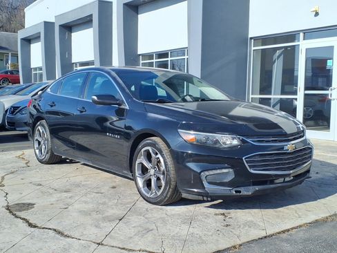 Used 2017 Chevrolet Malibu LT image 1