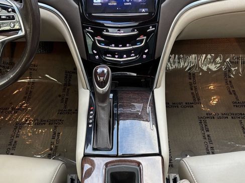 Used 2013 Cadillac XTS Premium image 25