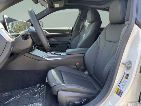 New 2026 BMW i4 eDrive40 w/ Parking Assistance Package RWD image 17