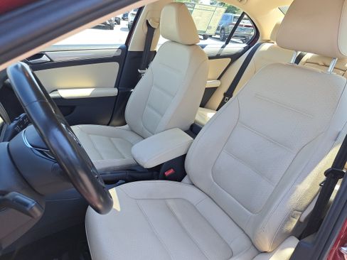 Used 2018 Volkswagen Jetta SE FWD image 14