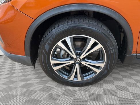 Used 2020 Nissan Rogue SV w/ Premium Package image 22