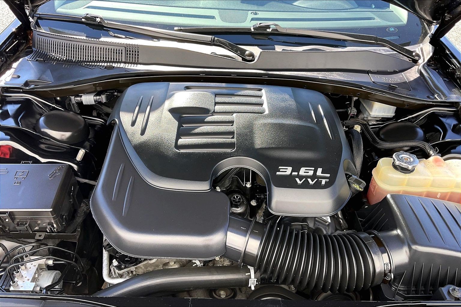Used 2023 Chrysler 300 Touring w/ Sport Appearance Package RWD image 13
