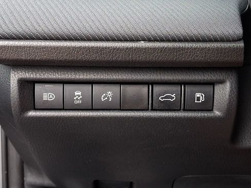 Used 2025 Toyota Camry SE FWD image 27