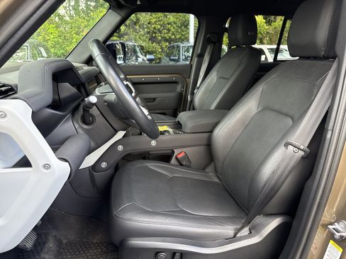 Used 2023 Land Rover Defender 110 S AWD/4WD image 17