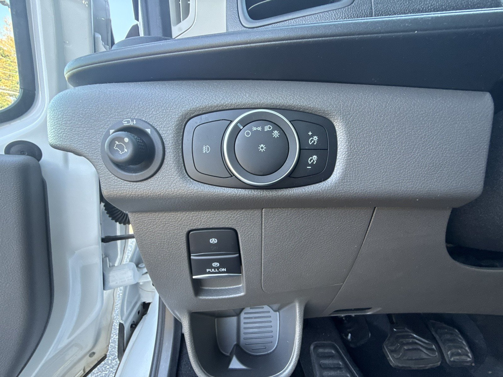 Used 2025 Ford Transit 350 XLT RWD image 18