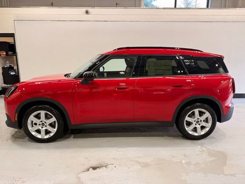 Used 2025 MINI Cooper Countryman S w/ Comfort Package Max image 2