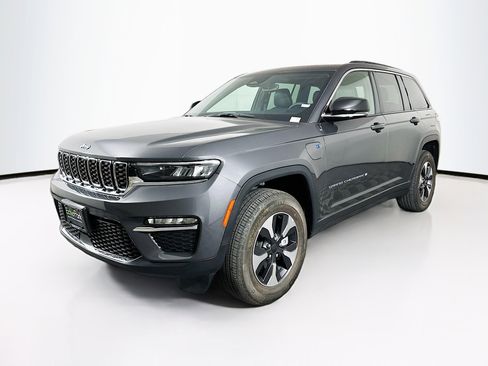 Used 2024 Jeep Grand Cherokee Limited 4xe image 3