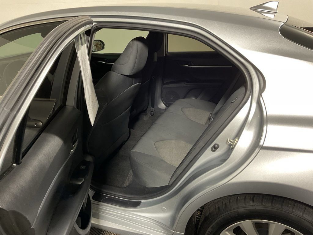 Used 2020 Toyota Camry LE FWD image 31
