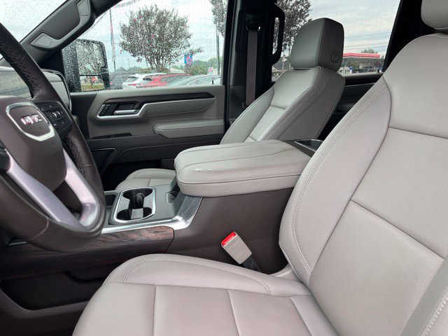 Used 2026 GMC Sierra 2500 SLT w/ SLT Premium Package AWD/4WD image 8