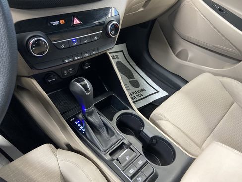 Used 2019 Hyundai Tucson SE image 15