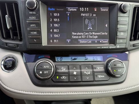 Used 2018 Toyota RAV4 Limited FWD image 24