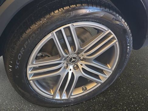 Used 2021 Mercedes-Benz GLS 450 4MATIC image 36