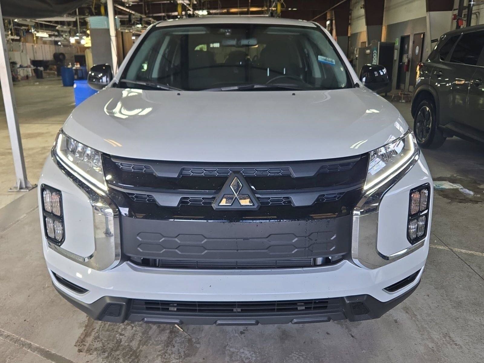 Used 2026 Mitsubishi Outlander Sport LE AWD/4WD image 14