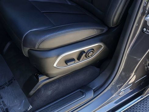 Used 2022 Jeep Wagoneer Series II RWD image 11