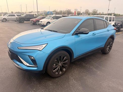 Used 2025 Buick Envista Sport Touring w/ Experience Buick Package image 2