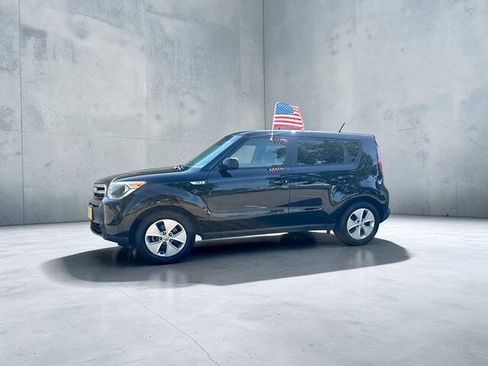 Used 2016 Kia Soul FWD image 1