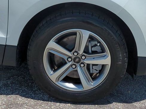 Certified 2024 Ford Edge SEL w/ Convenience Package AWD/4WD image 11