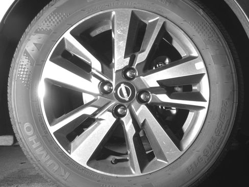 Used 2025 Nissan Versa SV FWD image 12