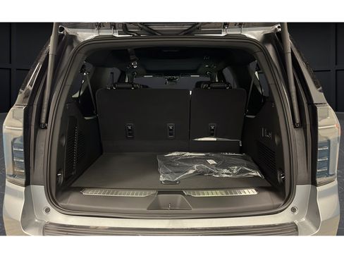 New 2026 Chevrolet Suburban Premier w/ Sun And Tow Package AWD/4WD image 26