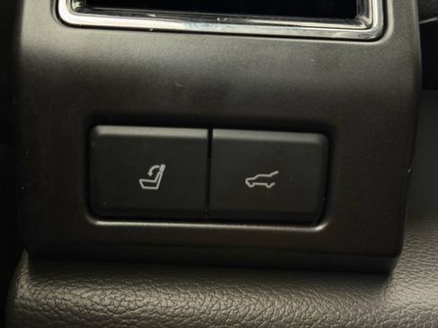 Used 2018 Ford Expedition Limited w/ Equipment Group 301A RWD image 38