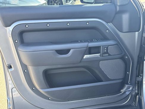 Used 2024 Land Rover Defender 110 X image 19