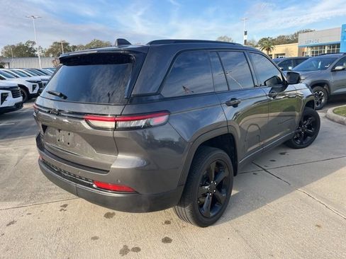 Used 2024 Jeep Grand Cherokee Altitude image 8