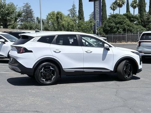 New 2026 Kia Sportage EX FWD image 3