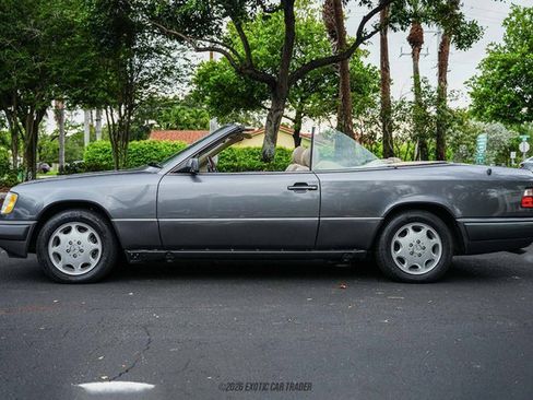 Used 1995 Mercedes-Benz E 320 Convertible image 3