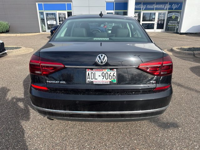 Used 2018 Volkswagen Passat 2.0T SEL Premium FWD image 4