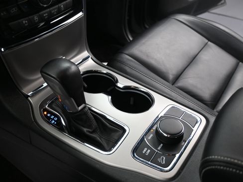 Used 2019 Jeep Grand Cherokee Limited AWD/4WD image 27
