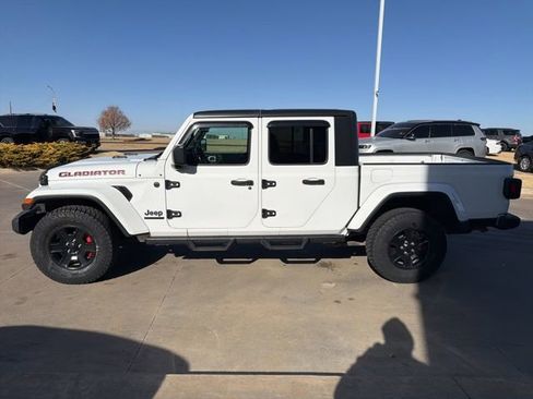 Used 2021 Jeep Gladiator Sport w/ Quick Order Package 24Q 80Th AWD/4WD image 4