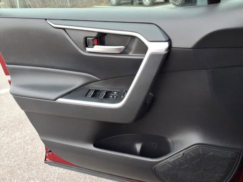 Certified 2022 Toyota RAV4 XLE image 8