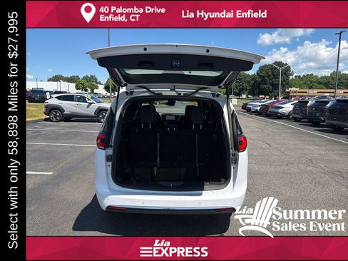 Used 2025 Chrysler Pacifica Select FWD image 24