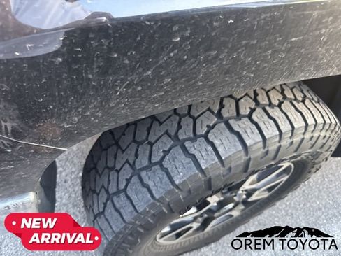 Used 2018 Toyota Tundra Limited w/ Limited Premium Package AWD/4WD image 15