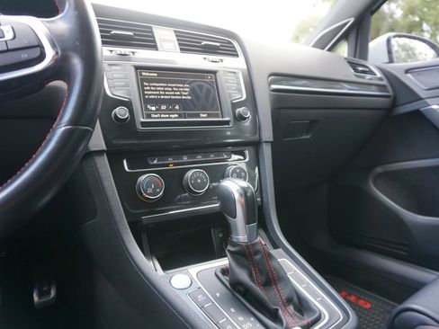 Used 2017 Volkswagen GTI SE FWD image 35