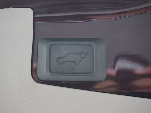 Used 2013 Toyota Highlander Limited FWD image 28
