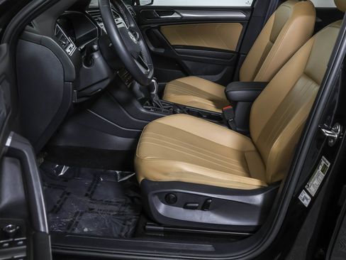 Used 2023 Volkswagen Tiguan SE image 22