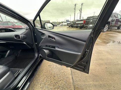 Used 2022 Toyota Prius LE image 14