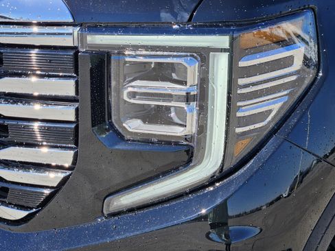 New 2026 GMC Sierra 1500 SLT AWD/4WD image 5
