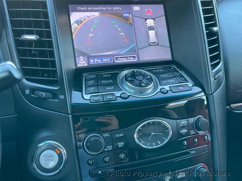 Used 2015 INFINITI QX70 AWD w/ Premium Package image 19