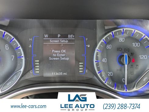 Used 2019 Chrysler Pacifica Touring-L FWD image 25