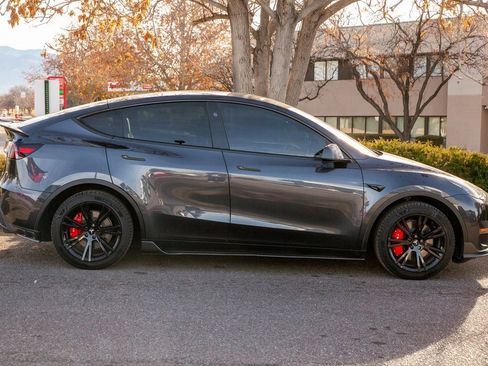 Used 2024 Tesla Model Y Long Range image 4