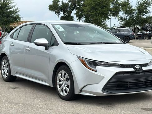 Used 2024 Toyota Corolla LE FWD image 3