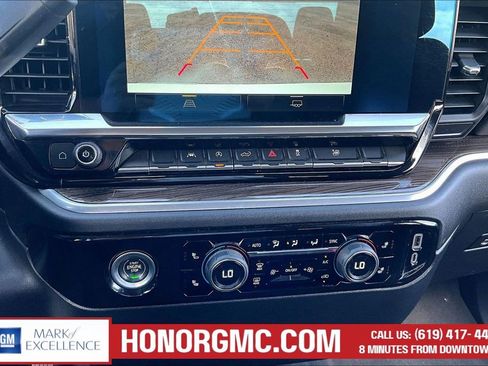 Used 2022 Chevrolet Silverado 1500 LT AWD/4WD image 16